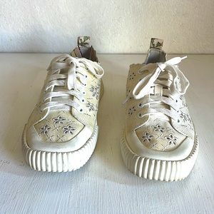 Veronica Beard Paulita sneakers